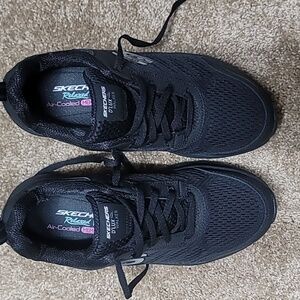 Skechers memory foam size 7
